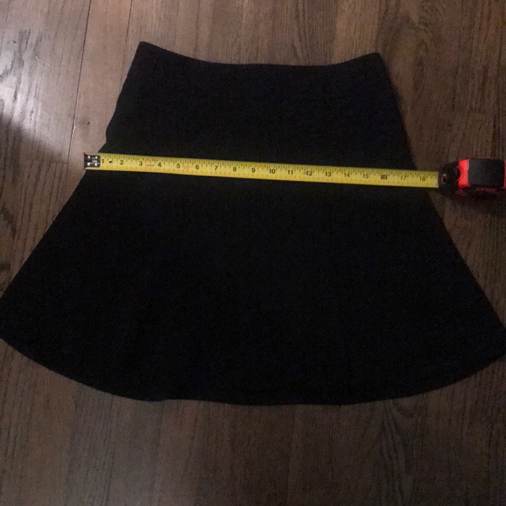 Black Express High Waisted Skirt 🖤 - Picture 5 of 5